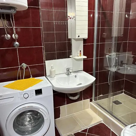 Apartment Elena 2 *