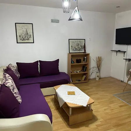 Apartment Elena 2 *
